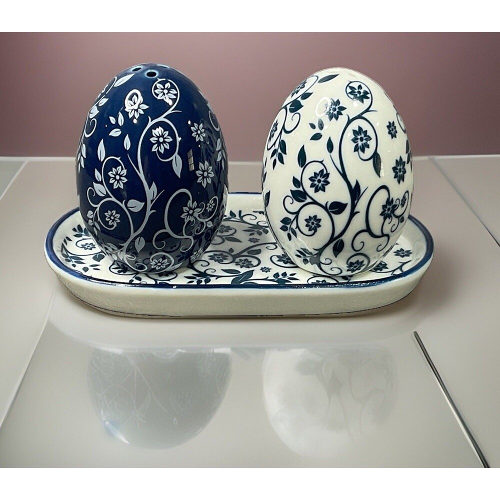 Hotel Du Cobb By Dennis Basso Salt And Pepper Set With Dish